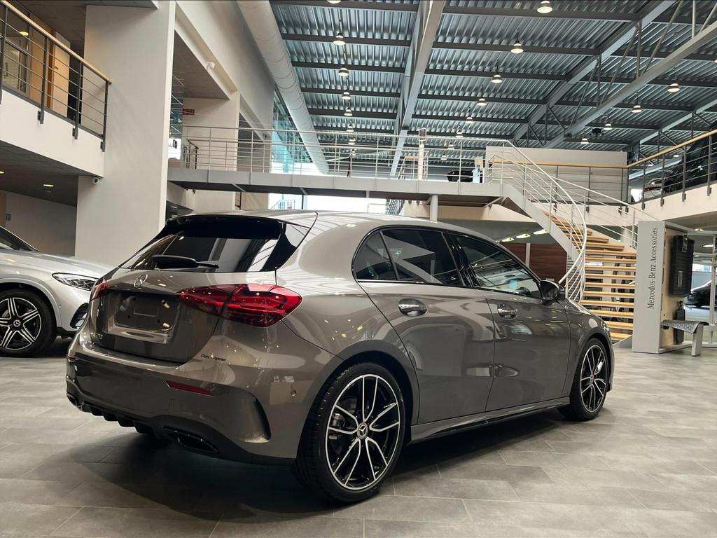 Mercedes-Benz A-Klasse A 180 Star Edition (automatique), Autos, Mercedes-Benz, Achat, 1440 kg, Entreprise, 5 portes