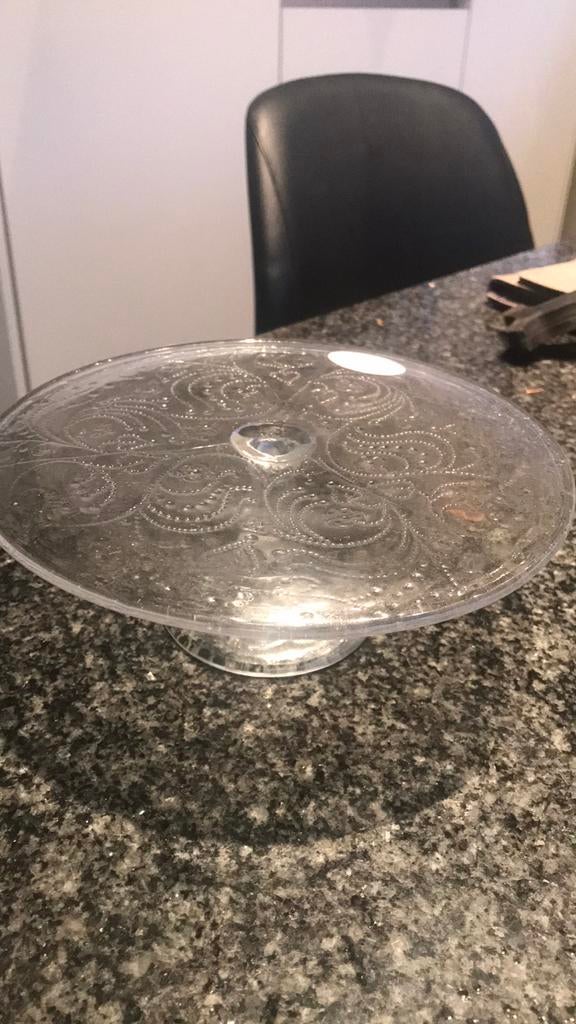 Glazen schotel op voet taartschotel, Huis en Inrichting, Ophalen of Verzenden, Zo goed als nieuw