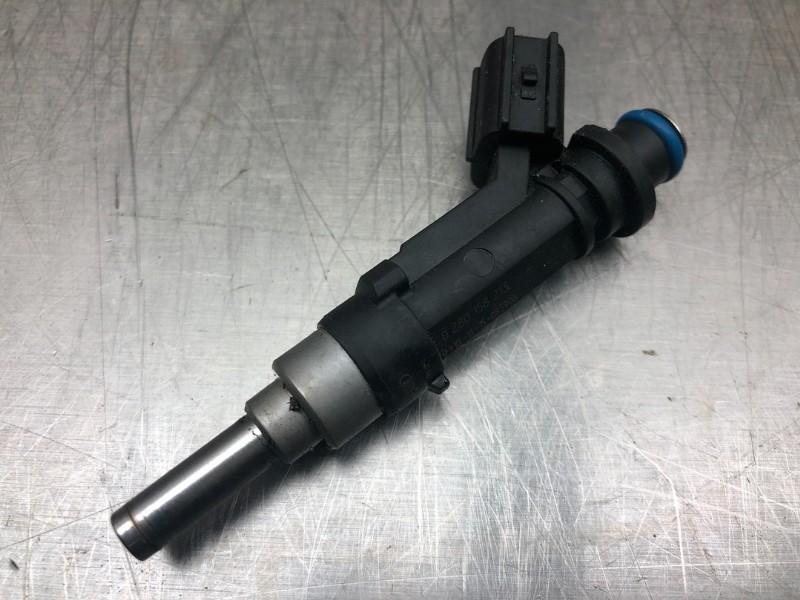 INJECTOR BRANDSTOF Toyota Yaris III (P13) (|2320947010|), Auto-onderdelen, Gebruikt, Toyota