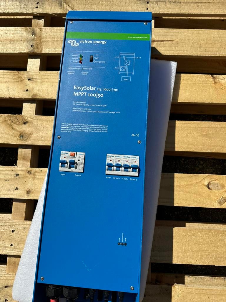 Victron Easy solar  12/1600 /70-16 220volt MPPT 100-50, Sports nautiques & Bateaux, Instruments de navigation & Électronique maritime