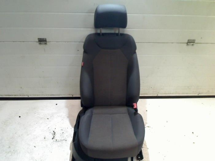 Siège droit d'un Seat Leon, Autos : Pièces & Accessoires, Habitacle & Garnissage, Seat, Utilisé, 3 mois de garantie, Enlèvement ou Envoi