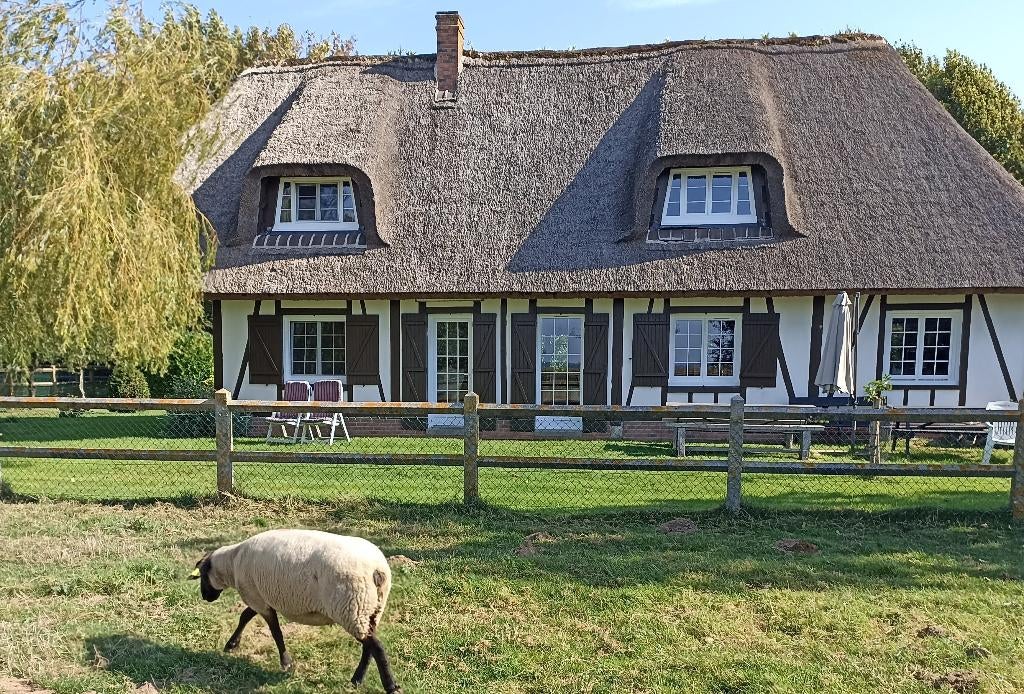 LA NORMANDIE, domaine exclusif en bord de MER et de FORÊT, Village, Maison de campagne ou Villa, 8 personnes, 3 chambres à coucher