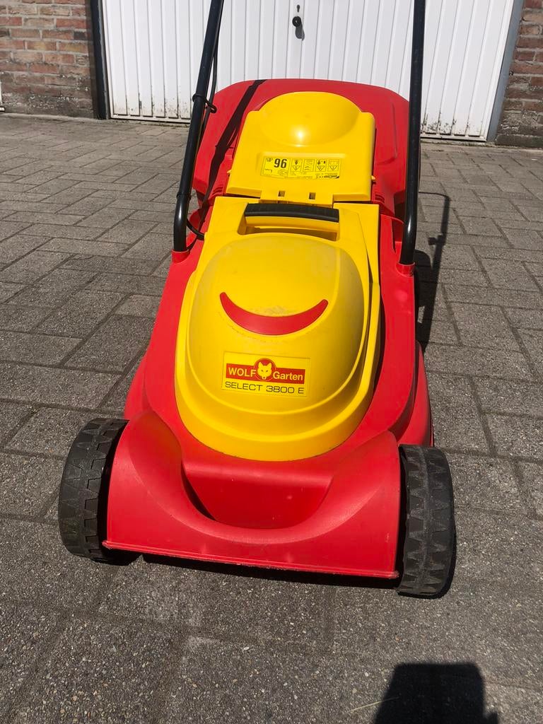 Grasmaaier merk wolf carten, Ophalen, Cirkelmaaier, Elektrische grasmaaier, Opvangbak