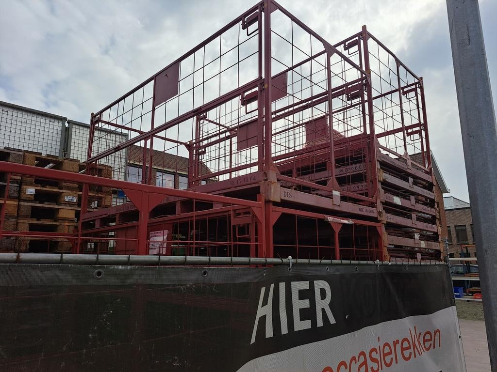 Containers met luik 2250x1150x1150 aan 90 euro excl btw