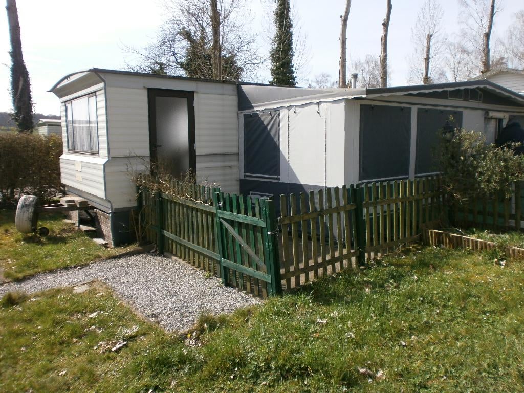 caravane résidentielle 9m camping a Cerfontaine, Jusqu'à 5