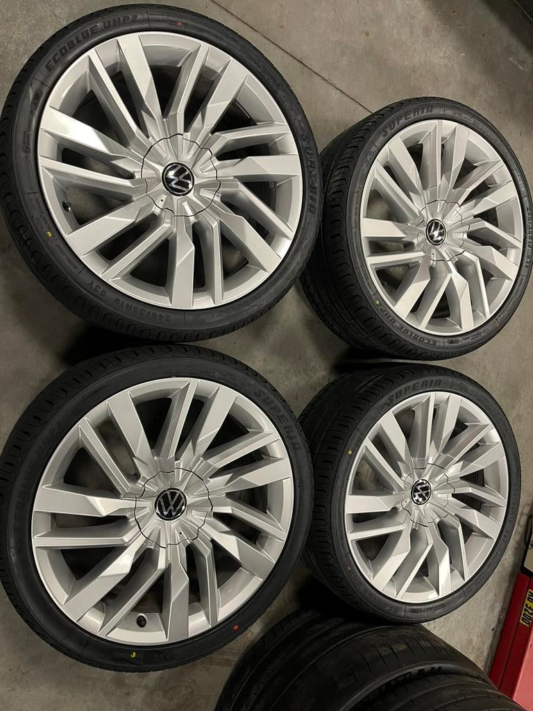 Set 8j x 19  et 28 steek 5x112 met 245-35-19 banden, 19 inch, Banden en Velgen, Ophalen of Verzenden, Personenwagen