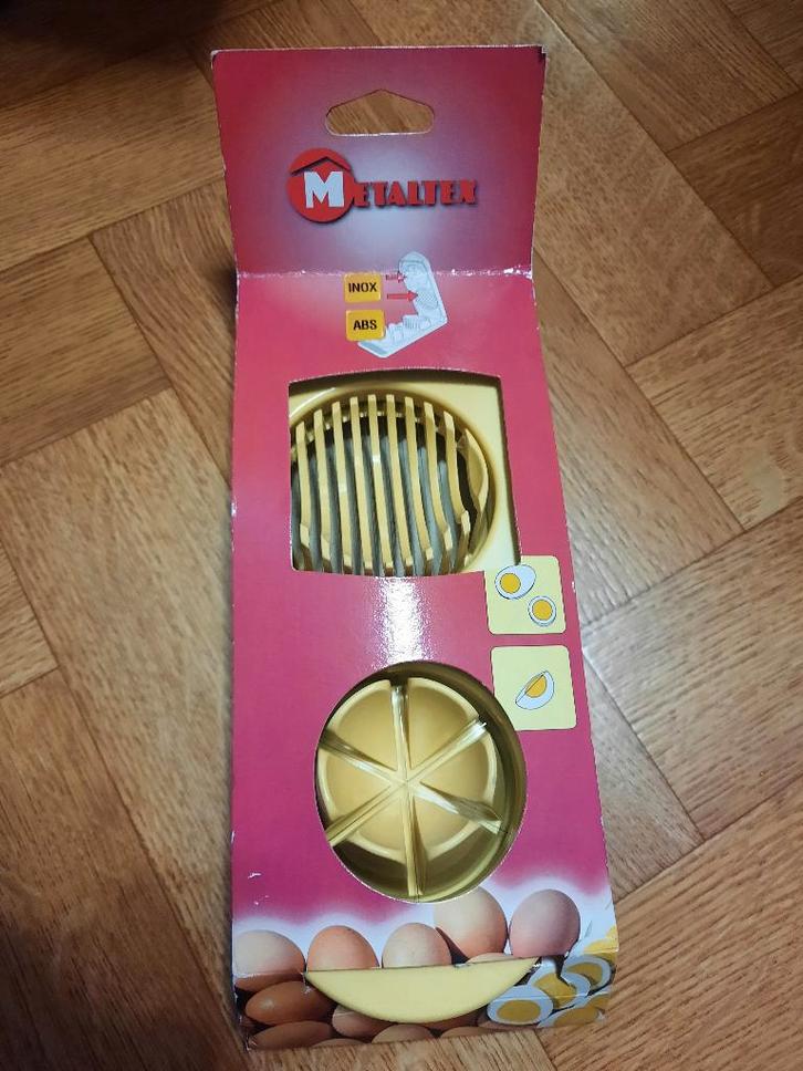 splinternieuwe luxe eiersnijder Metaltex, luxe eiersnijder, Maison & Meubles, Cuisine| Tupperware, Neuf, Enlèvement ou Envoi