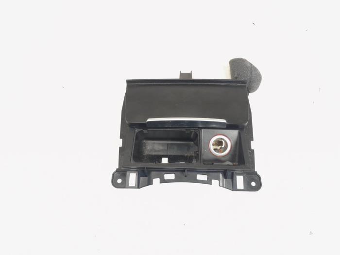Cendrier avant d'un Audi A4, Autos : Pièces & Accessoires, Habitacle & Garnissage, Audi, Utilisé, 3 mois de garantie, Enlèvement ou Envoi