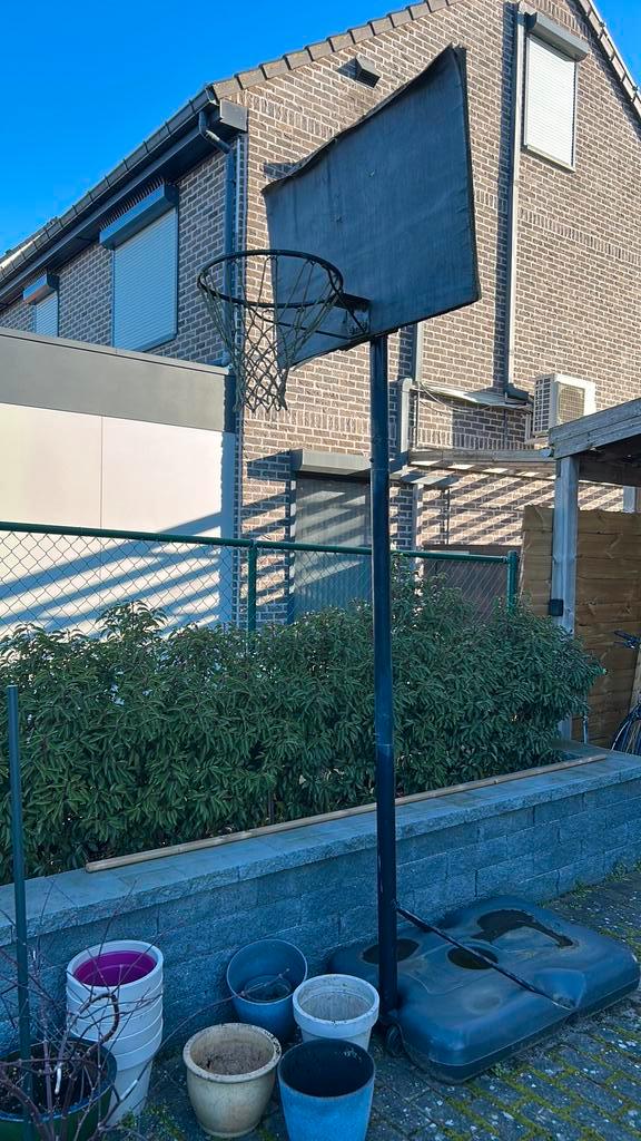 Basketring met waterbak, Sport en Fitness, Basketbal, Gebruikt, Ring, Bord of Paal, Ophalen