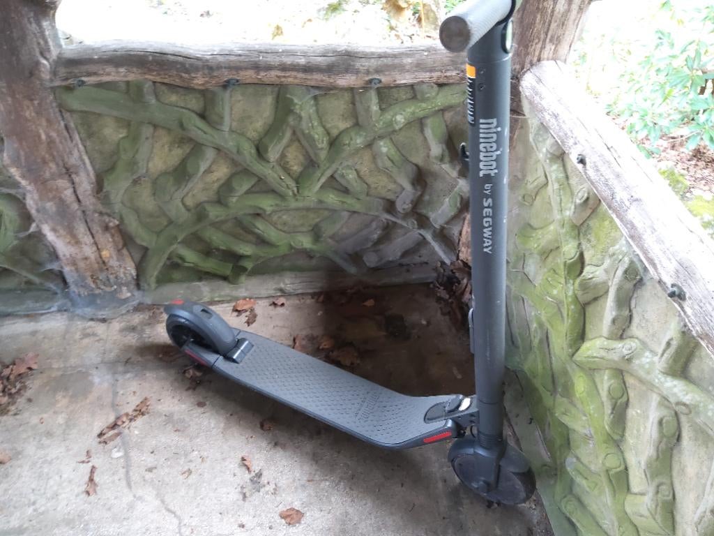 Step kapot voor onderdelen, Enlèvement, Utilisé, Step électrique (E-scooter), Segway ninebot