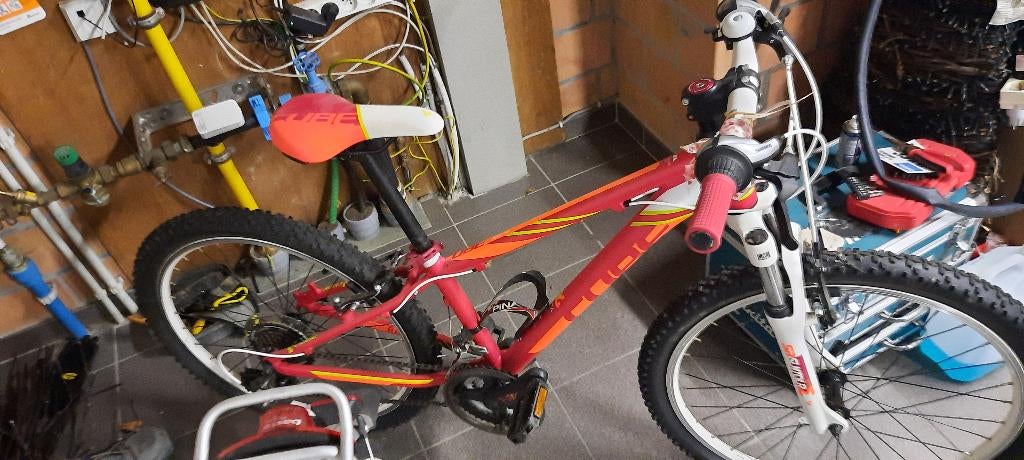 Mountainbike kind, Fietsen en Brommers, Ophalen, Zo goed als nieuw, Versnellingen