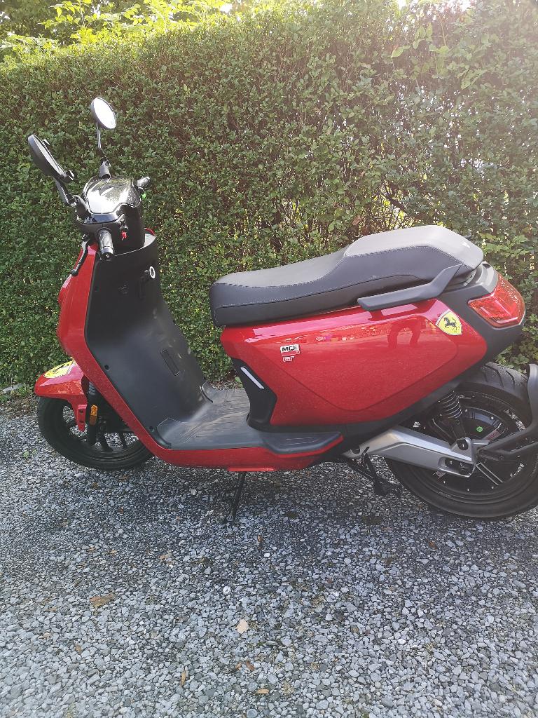 Scooter Electrique Niu, Vélos & Vélomoteurs, Autres modèles, Comme neuf, Classe B (45 km/h), Enlèvement