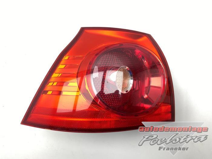 Feu arrière gauche d'un Volkswagen Golf, Autos : Pièces & Accessoires, Éclairage, Volkswagen, Utilisé, 3 mois de garantie, Enlèvement ou Envoi