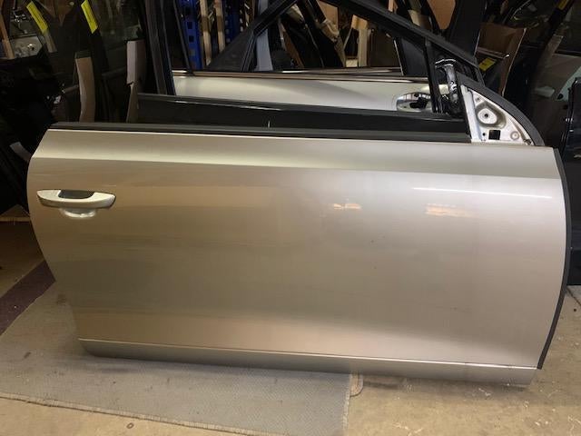 PORTIER RECHTS Volkswagen Scirocco (137 / 13AD), Gebruikt, Rechts, De Bloemendaal 21 21
5221 EB  'S HERTOGENBOSCH, NL, Info@123Parts.nl