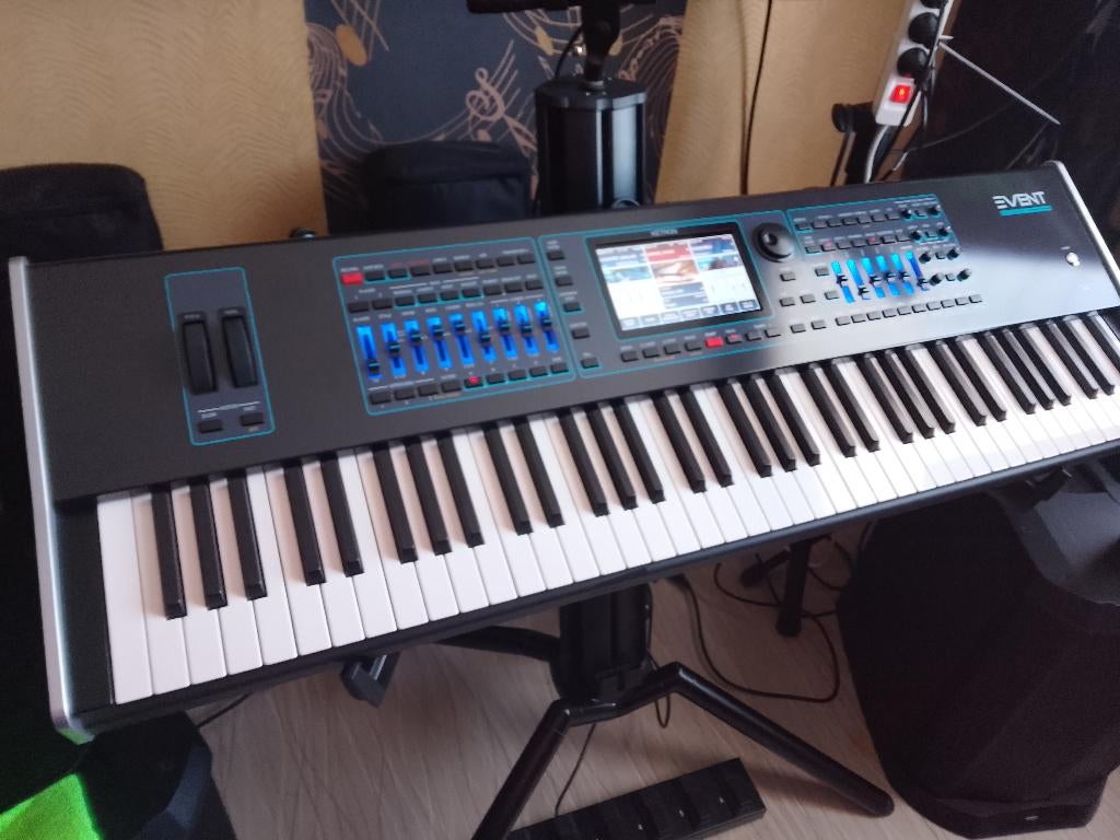échange ou vend ketron event 76  à 3050 euros, Musique & Instruments, Autres marques, Comme neuf, Enlèvement, 76 touches