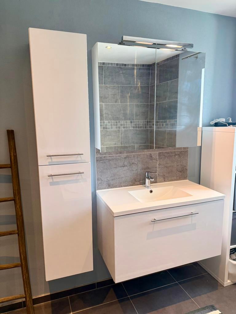 Badkamer in goede staat te koop, Ophalen, Zo goed als nieuw, Spiegelkast