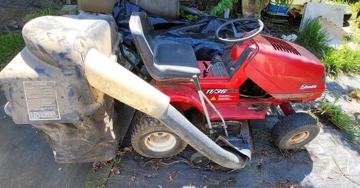 2 zitmaaiers voor opmaak of onderdelen, Enlèvement, Bac de ramassage