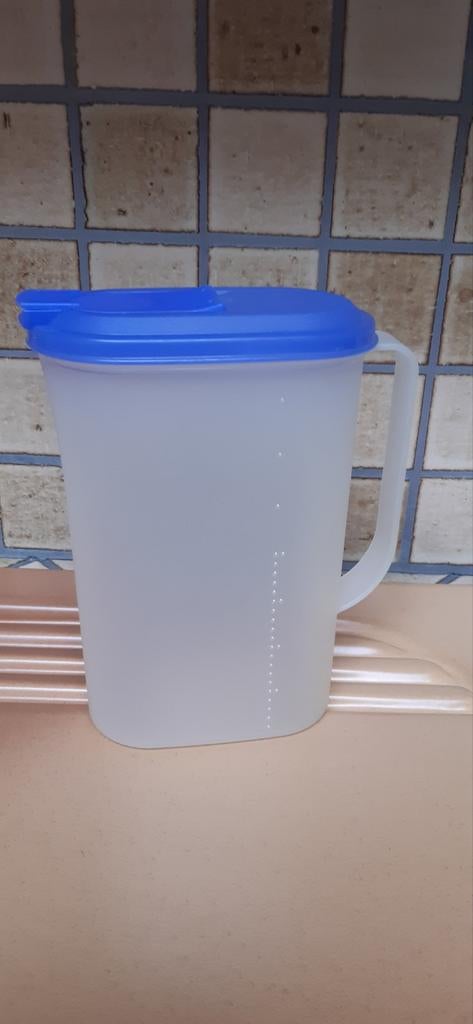 Cruche + moules à glaçons tupperware, Maison & Meubles, Cuisine| Tupperware, Enlèvement, Utilisé