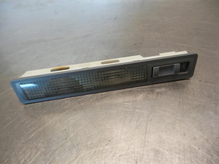 Eclairage intérieur arrière d'un Audi A8 (A8 94-), Autos : Pièces & Accessoires, Éclairage, Audi, Utilisé, Enlèvement ou Envoi