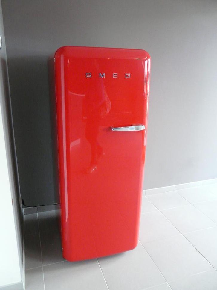 frigo SMEG avec comp surgélation comme neuf, Articles professionnels, Horeca | Équipement de cuisine, Refroidissement et Congélation