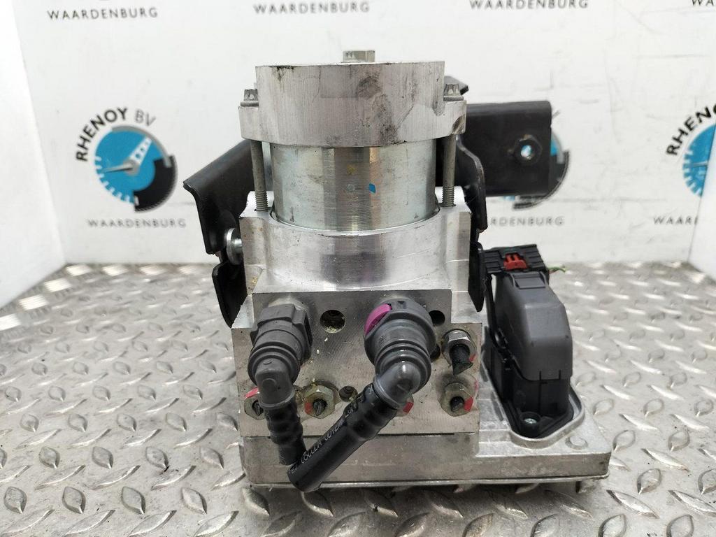 FISKER KARMA ABS POMP  2011, Ophalen of Verzenden, Gebruikt, Stiba lid