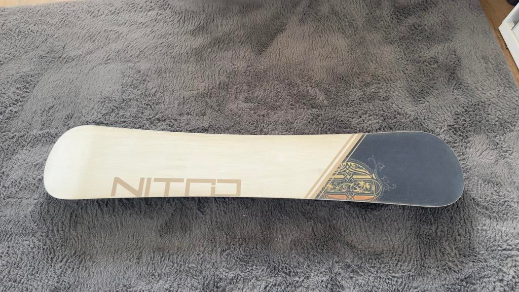 NITRO DOMINION SNOWBOARD MET NITRO RAIDEN BINDINGEN + TAS, Ophalen, Gebruikt, Board