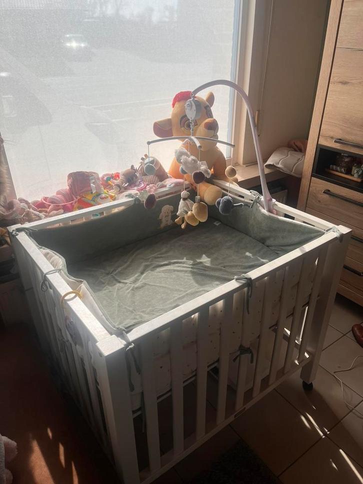 Parc pour bébés + remorque et cadre + mobile, Enfants & Bébés, Parcs, Comme neuf, Enlèvement