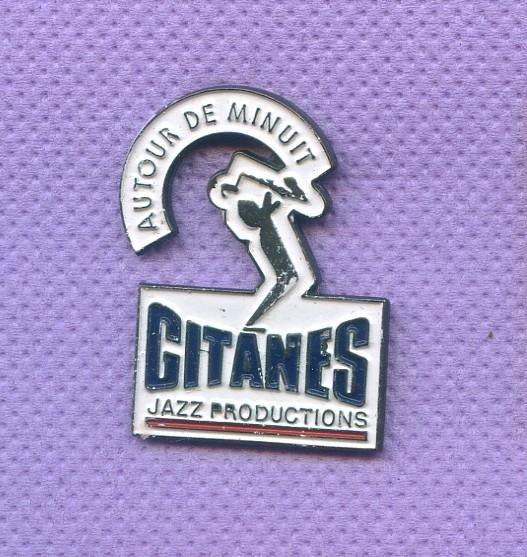 Pins theme tabac Gitanes Musique Jazz Saxophone Ab752, Verzamelen, Speldjes, Pins en Buttons, Verzenden, Gebruikt, Merk, Speldje of Pin