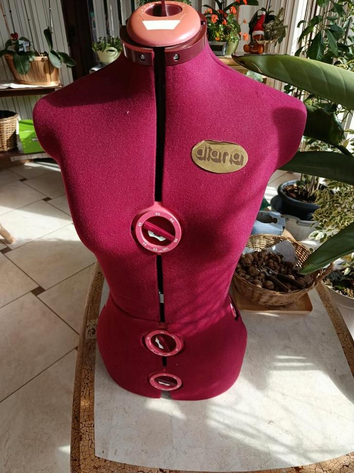 Buste de couture réglable DIANA Autorset – Made in England –, Hobby en Vrije tijd, Naaien en Fournituren, Ophalen