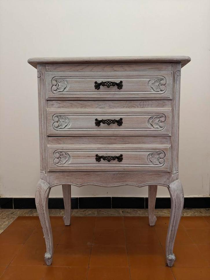 ​Charmant houten kastje, Maison & Meubles, Armoires | Commodes, Utilisé, Moins de 100 cm, 50 à 100 cm, 25 à 50 cm, 3 ou 4 tiroirs