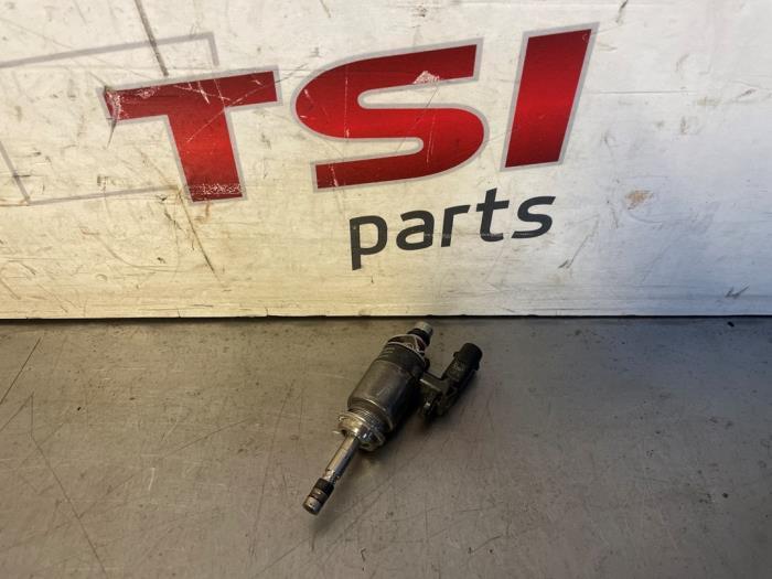 Injector (benzine injectie) van een Audi A3, Auto-onderdelen, Brandstofsystemen, Audi, Gebruikt, 3 maanden garantie, Ophalen of Verzenden