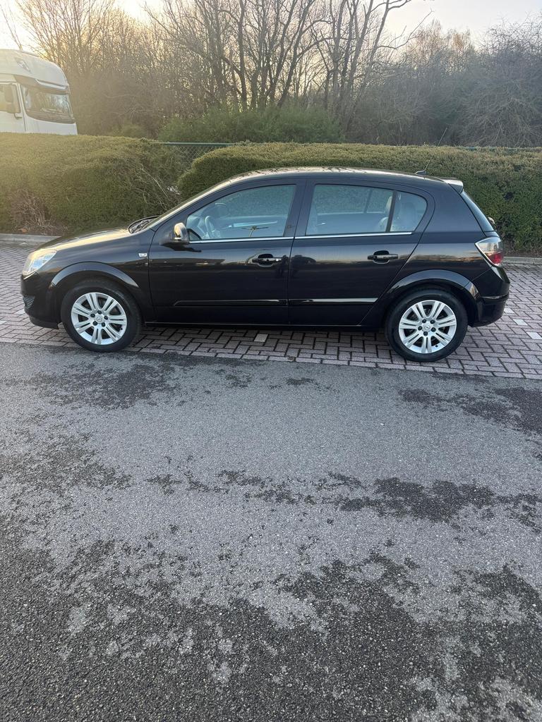 opel Astra 1,7 Cdti 83000 km 2010, Zwart, Particulier, Astra, Te koop