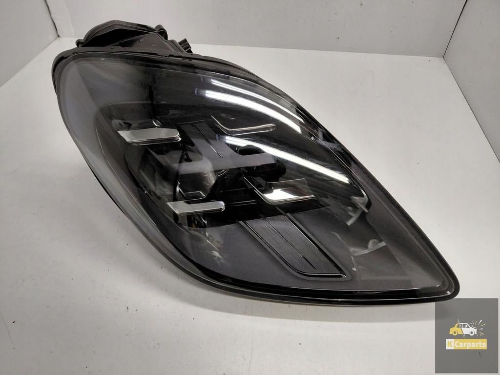 976.941.006.M, Porsche Panamera 976 III Full Led rechterlamp, Gebruikt, Porscheplatz 1
70435  Stuttgart, DE, Porsche, Info@porsche.de