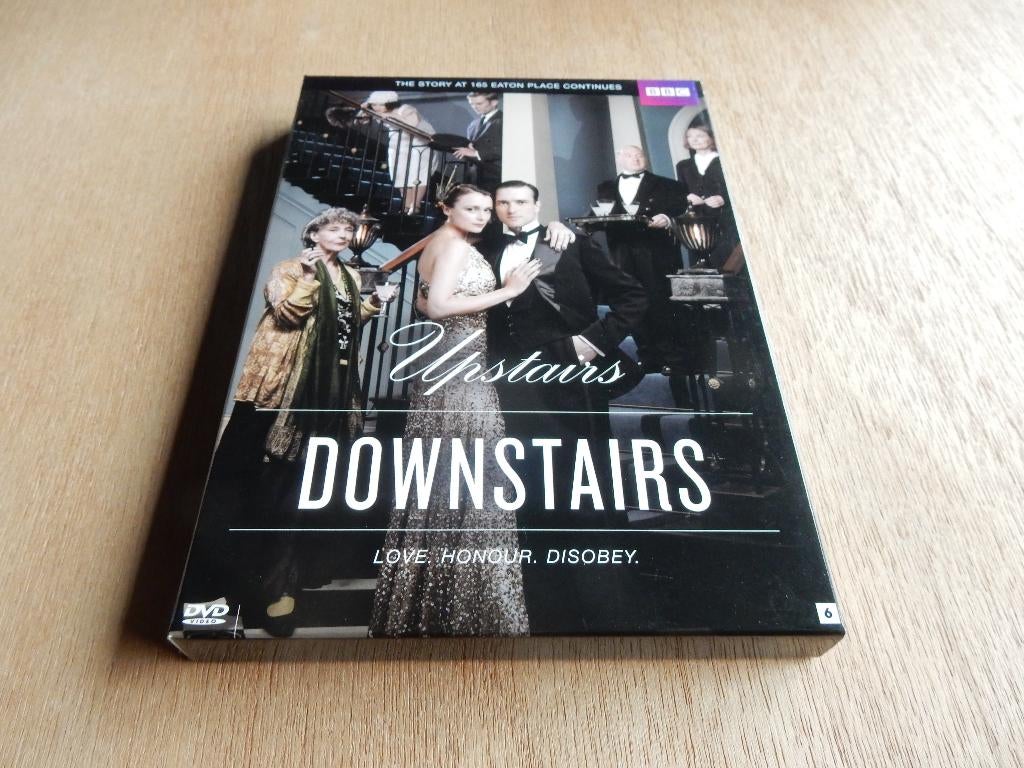 nr.2476 - Dvd's upstairs downstairs - seizoen 1, Cd's en Dvd's, Dvd's | Tv en Series, Drama, Ophalen of Verzenden