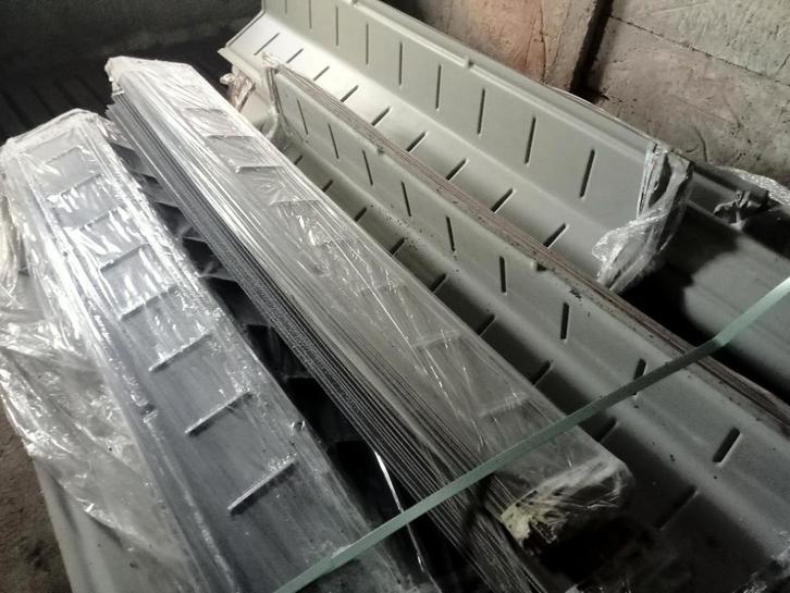 Platte nokken in composiet kunststof, Doe-het-zelf en Bouw, Dakpannen en Dakbedekking, Nieuw, Overige typen, Kunststof, Grijs