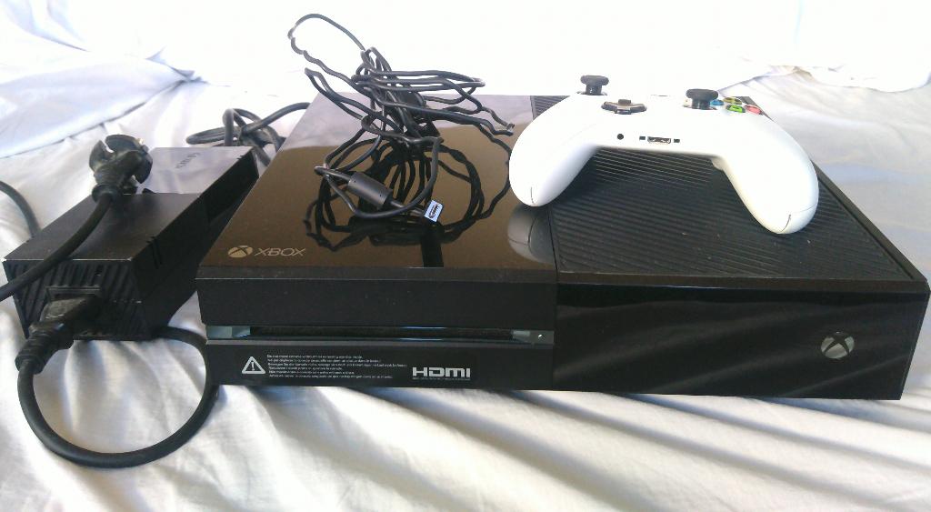 Xbox One (1ste versie) + Controller, Games en Spelcomputers, Ophalen, Xbox One, Met 1 controller, 500 GB