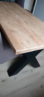 Massief eiken eettafel met metalen X poten, Ophalen