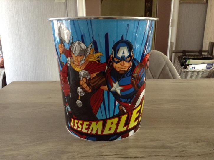 Marvel Avengers plastic vuilnis emmer (22 cm), Kinderen en Baby's, Kinderkamer | Inrichting en Decoratie, Zo goed als nieuw, Overige typen