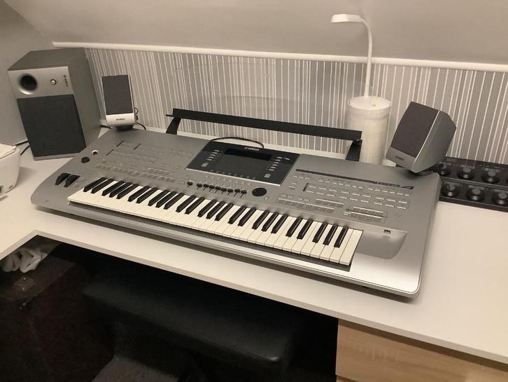 Tyros 4, Muziek en Instrumenten, Keyboards, Gebruikt, 61 toetsen, Yamaha, Aanslaggevoelig, Met standaard, Midi-aansluiting, Ophalen