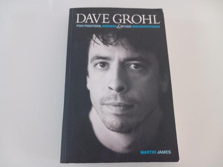 Boek Dave Grohl Nirvana Foo Fighters Grunge Punk Rock, Boeken, Muziek, Zo goed als nieuw, Artiest, Ophalen of Verzenden