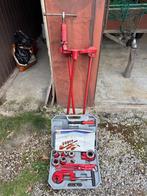 fileteuse tube acier de marque Perel + support., Enlèvement, Utilisé