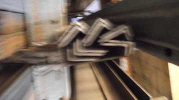 Verschillende metalen profielen verkrijgbaar te 9300 Aalst beschikbaar voor biedingen