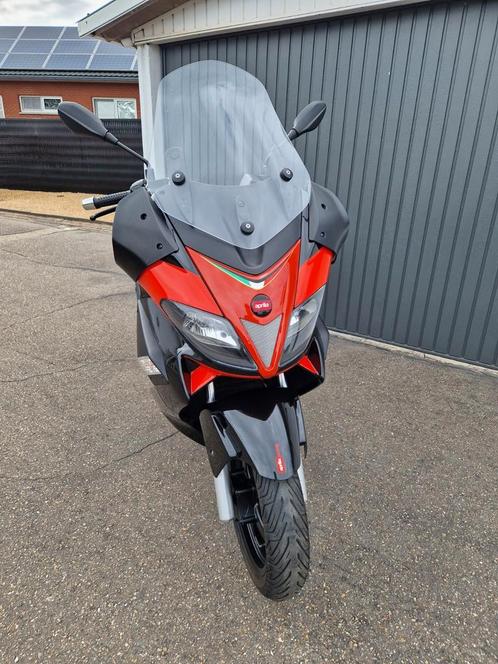 Aprilia Sr Max 125cc 11kw uitzonderlijke staat!!, Motoren, Motoren | Honda, Particulier, Ophalen