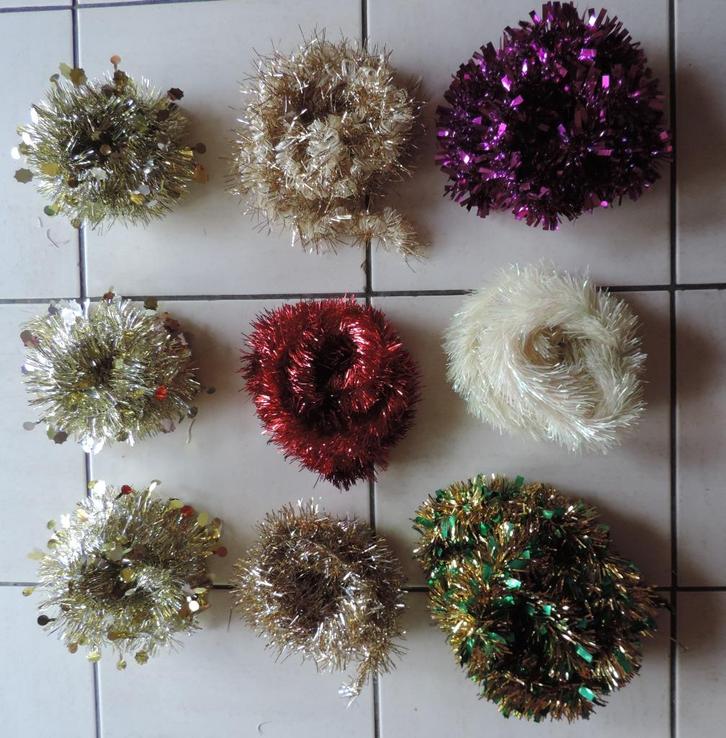 9 kleurrijke vintage decoratieve slingers, Diversen, Kerst, Zo goed als nieuw, Ophalen of Verzenden