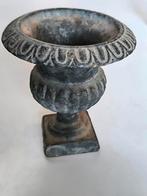 Kleine gietijzeren tuinvaas, Tuin en Terras, Tuinvazen, Ophalen of Verzenden, Gebruikt