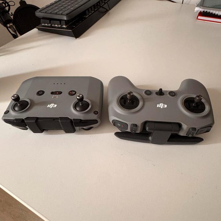 2 DJI Afstandsbedieningen, Audio, Tv en Foto, Drones, Zo goed als nieuw, Ophalen