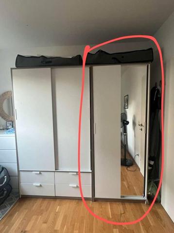 Spiegelkast 'trysil' van IKEA beschikbaar voor biedingen