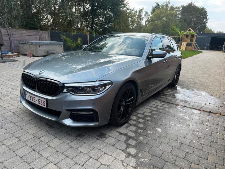 BMW 520I M-pakket G31, Auto's, BMW, Particulier, 5 Reeks, Trekhaak, Benzine, Euro 6, Break, 5 deurs, Automaat, Zwart, Zwart, Leder