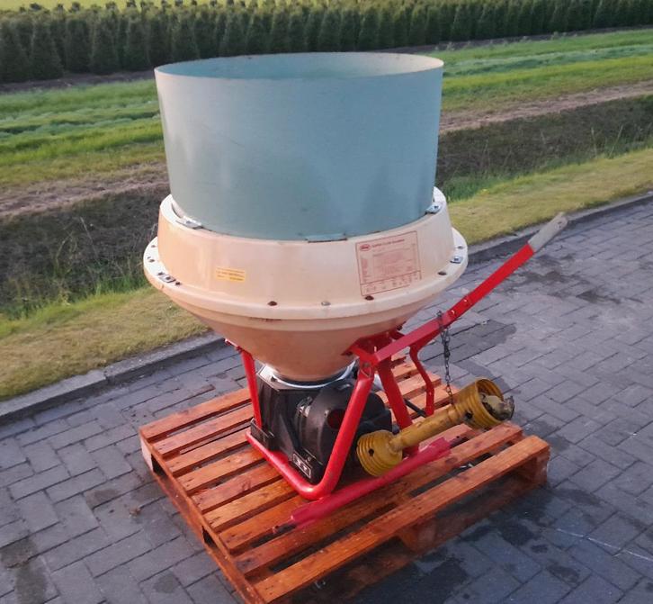 Compacte Meststoffenstrooier met Opzetrand, Doe-het-zelf en Bouw, Kratten en Dozen, Gebruikt, Ophalen