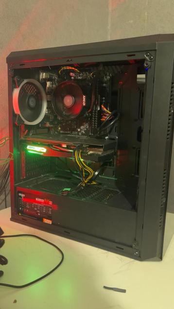 Gaming pc kijk beschrijving beschikbaar voor biedingen